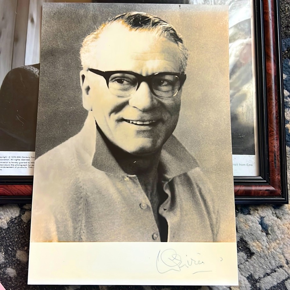 Laurence Oliver signed autograph